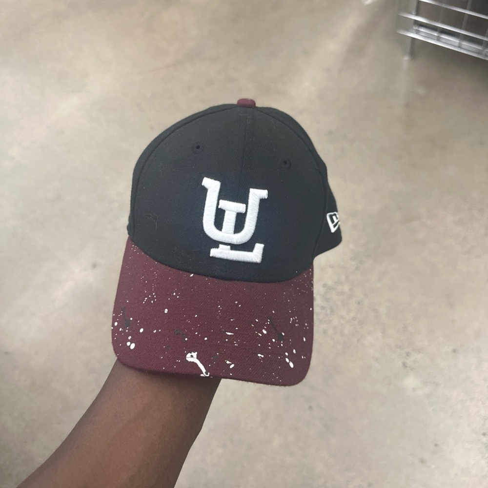 New Era Black and Maroon 39THIRTY Cap